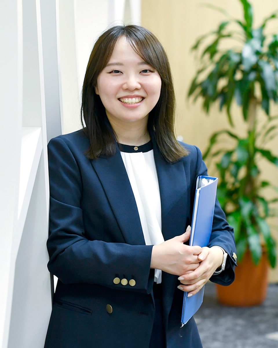 産業用紙の営業を担当。お客様や地球環境のために、“最適”な製品をご提案していく。
